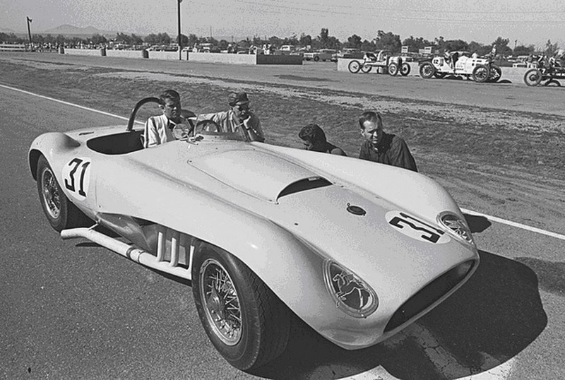 Dave MacDonald runs Shelby King Cobra CM/1/63 to victory at the 1963 LA ...